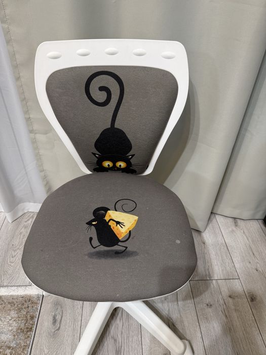 Продам два стільця