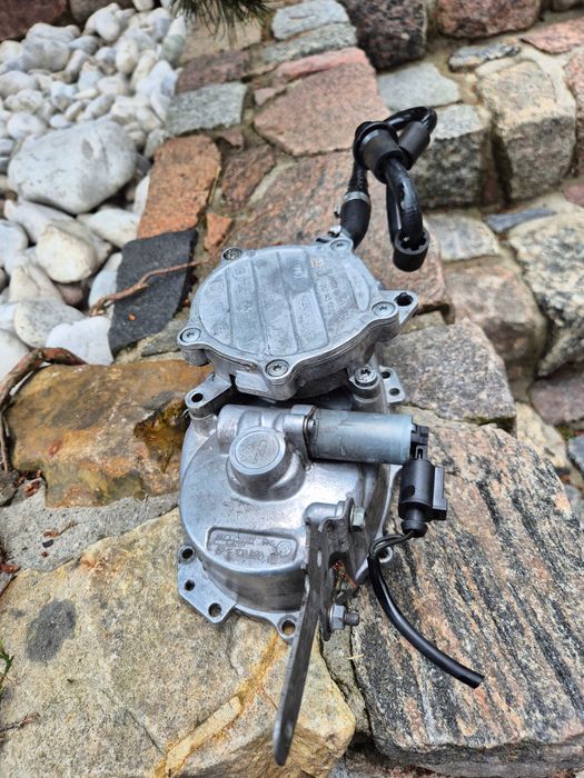 vw audi a4 b7 a6  obudowa rozrządu wariatora zawór faz wakum 2.0 TFSI