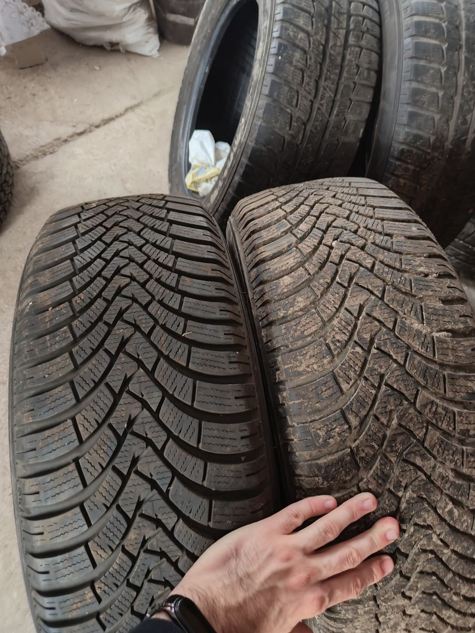 Зимня резина, 235/60  R17