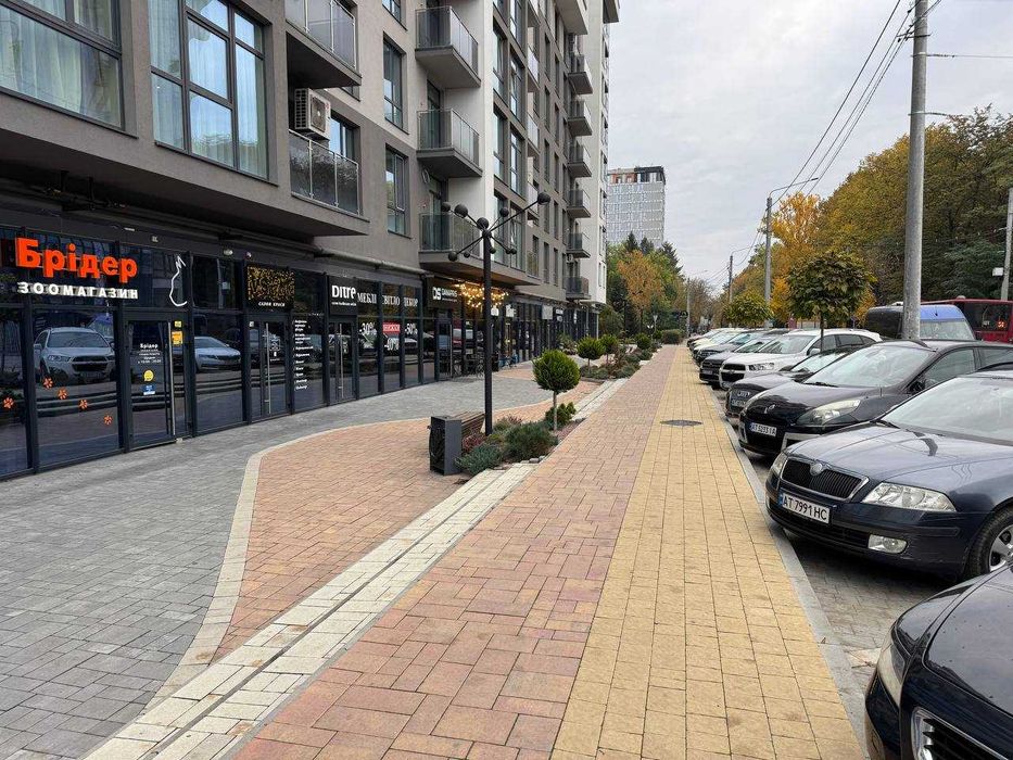 Оренда приміщення в мега-прохідному місці - озеро, парк, Мазепи,160А