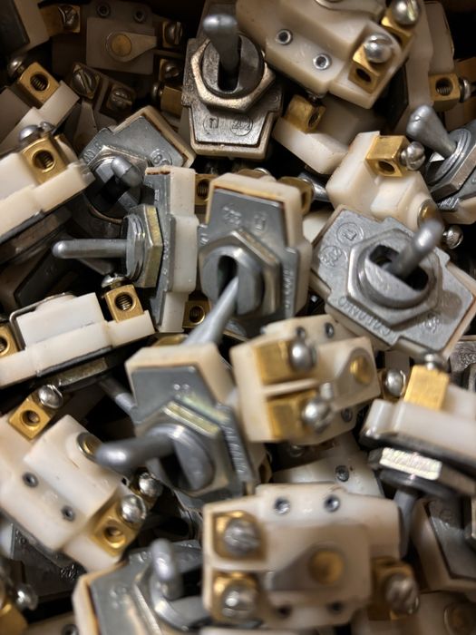 Тумблера на 3 положення зіл газ уаз