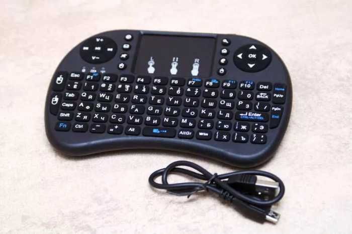 Беспроводная мини клавиатура i8 для смарт ТВ/ПК/планшетов