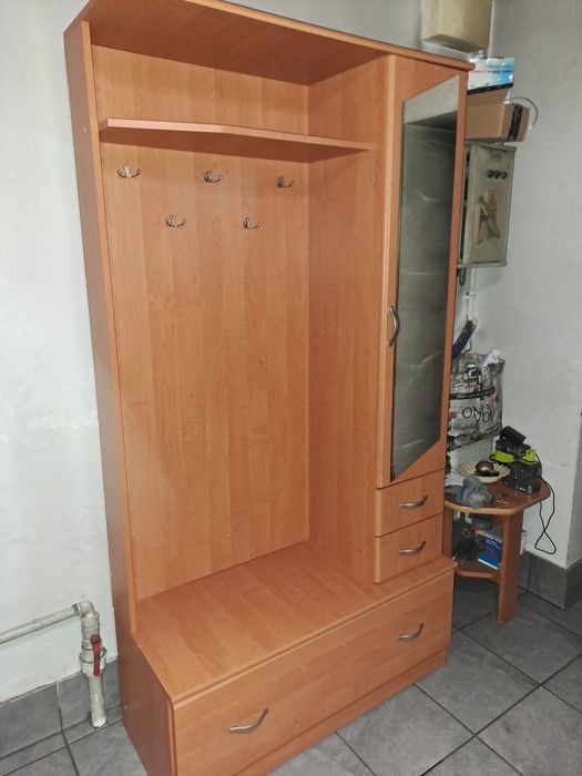 Szafa na kurtki, buty