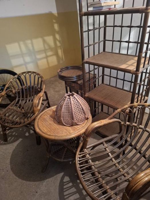 Zestaw mebli rrattanowych krzesla stolik regal szafka klosz