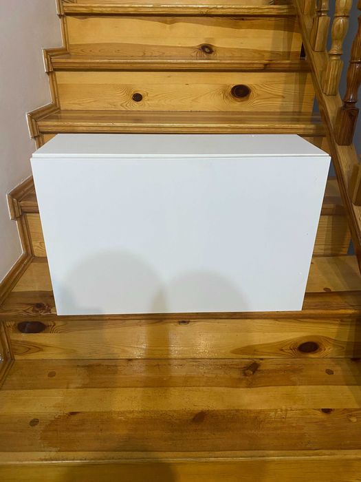 Szafka wisząca biała z pełnymi drzwiczkami 2szt