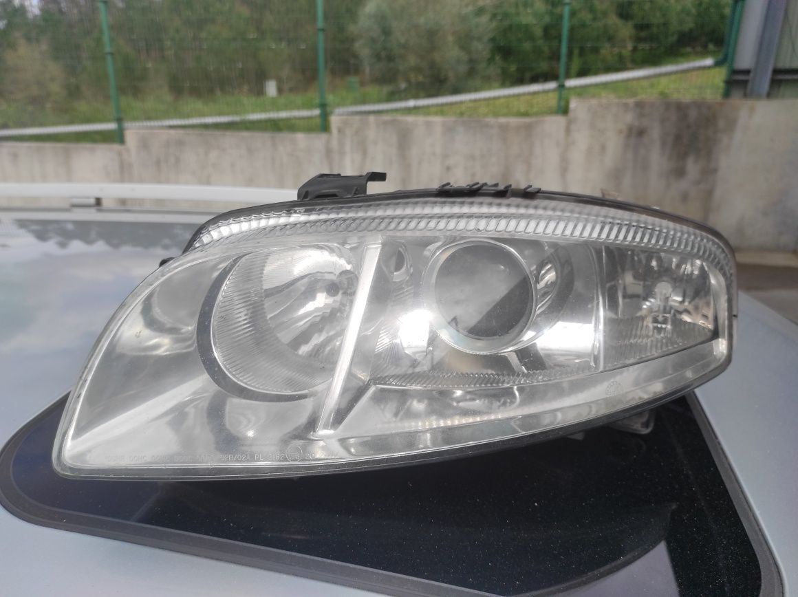 Farol AlfaRomeu GT Xénon