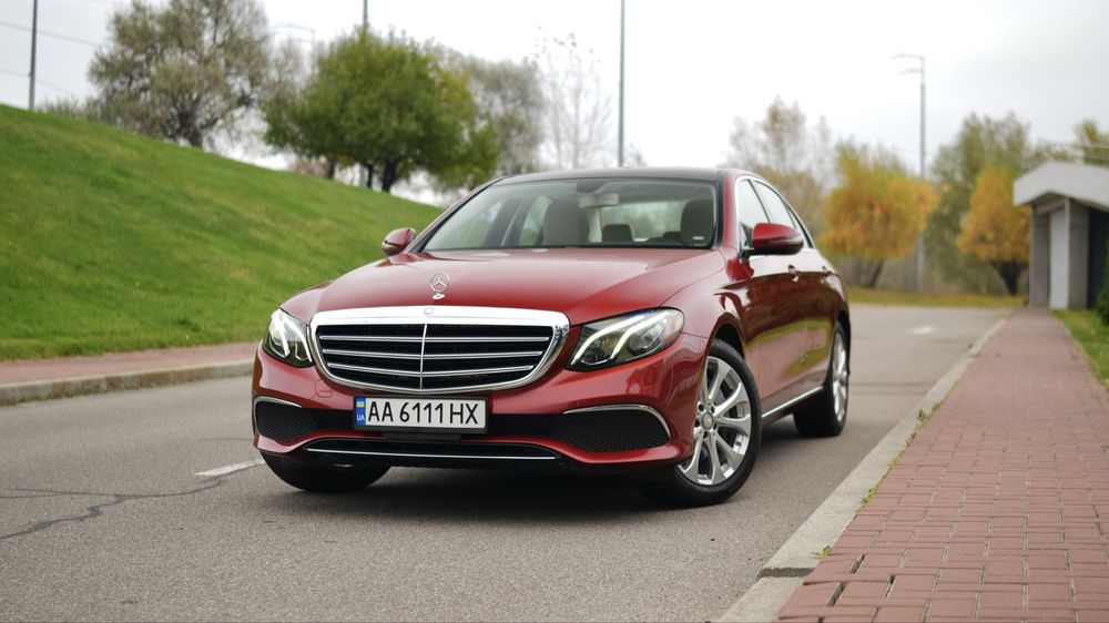 Mercedes Benz E300 Hyacinth Red Designo