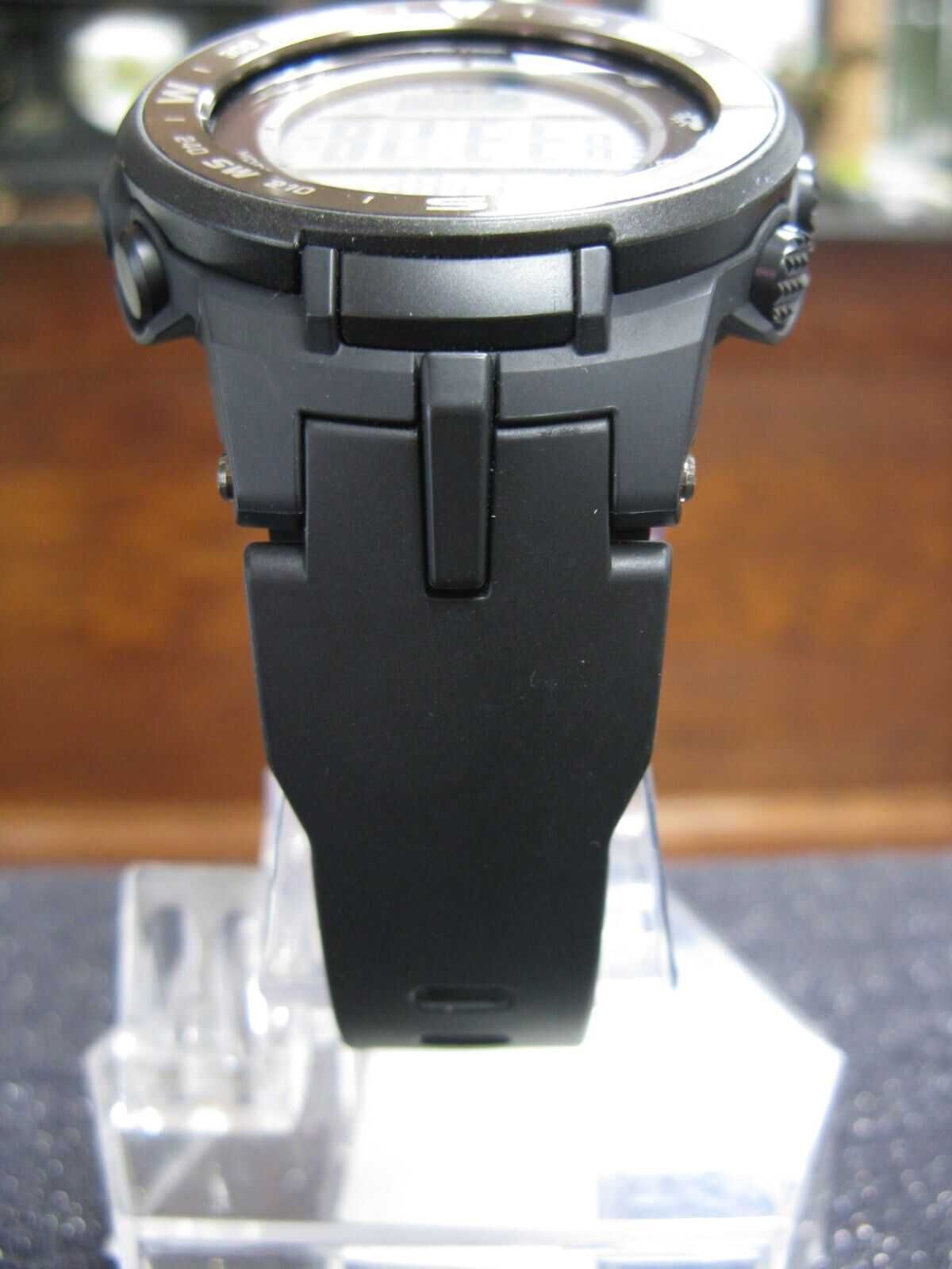 Часы Casio PRG-330-1E с солнечной зарядкой, туристичний годинник
