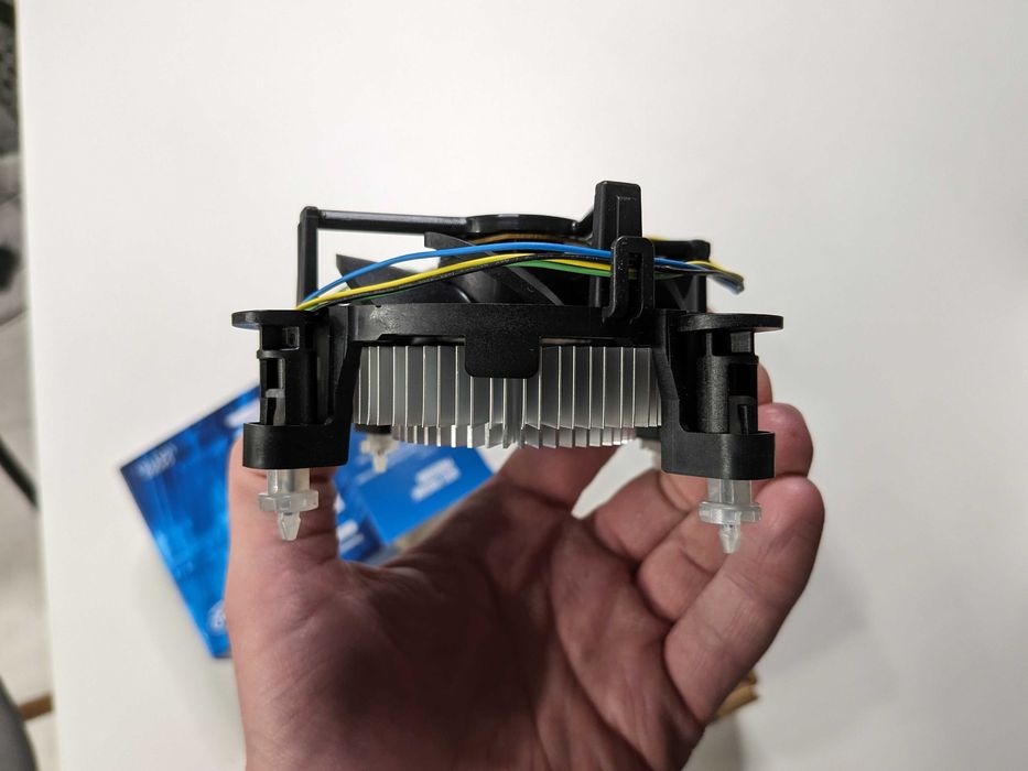 Боксовий кулер від Intel Pentium G4560 LGA 1151 (тільки кулер)