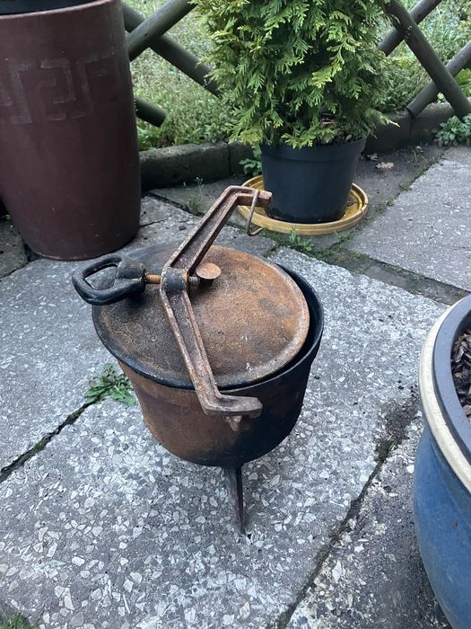 Garnek żeliwny do pieczonek