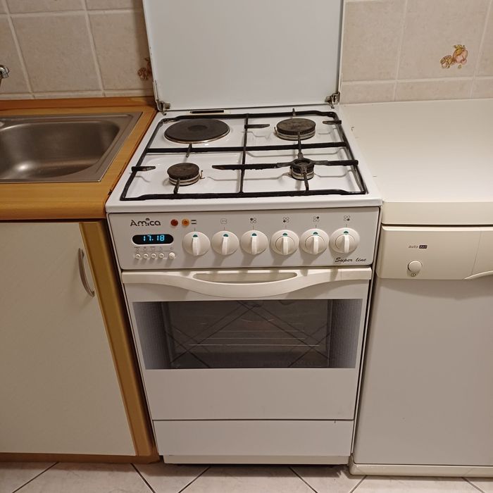 Kuchenka gazowa z piekarnikiem AMICA