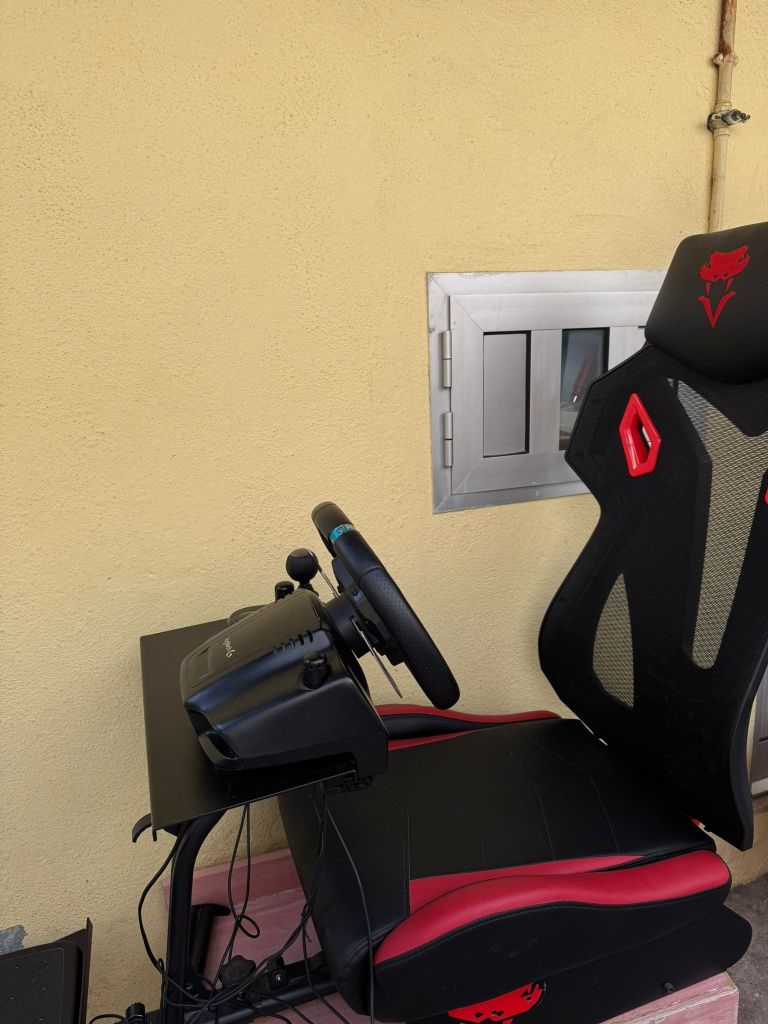 Playseat e volante compatível com Playsation e PC
