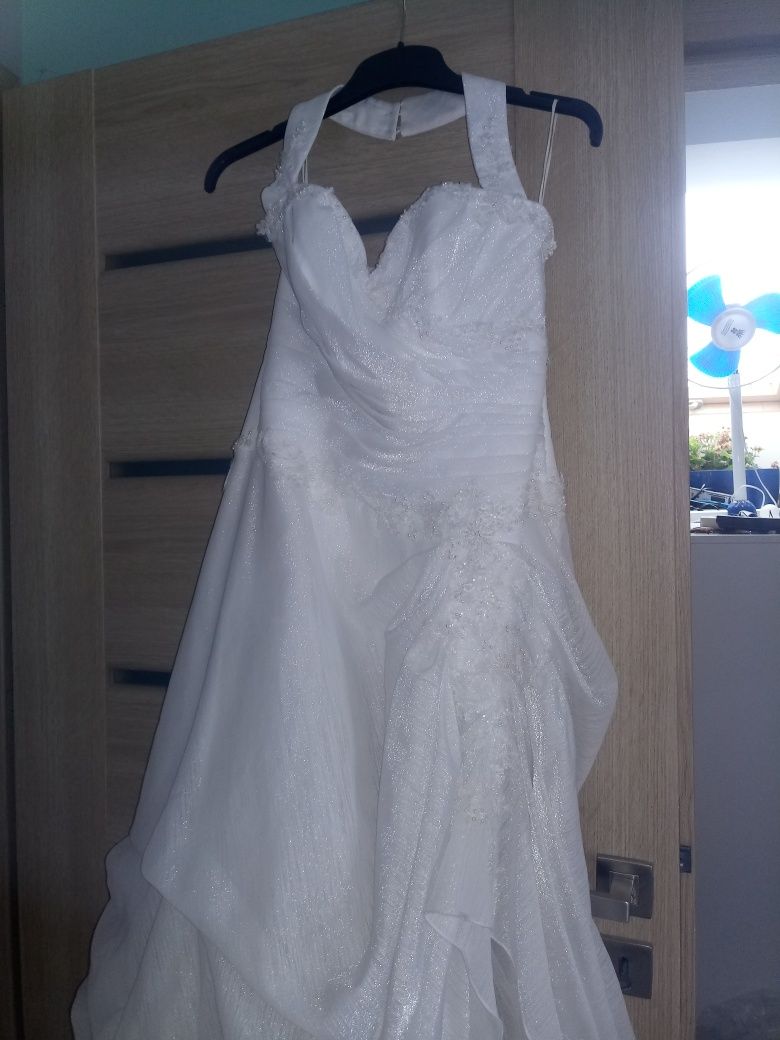 Suknia ślubna r.38 biała z welonem, butami