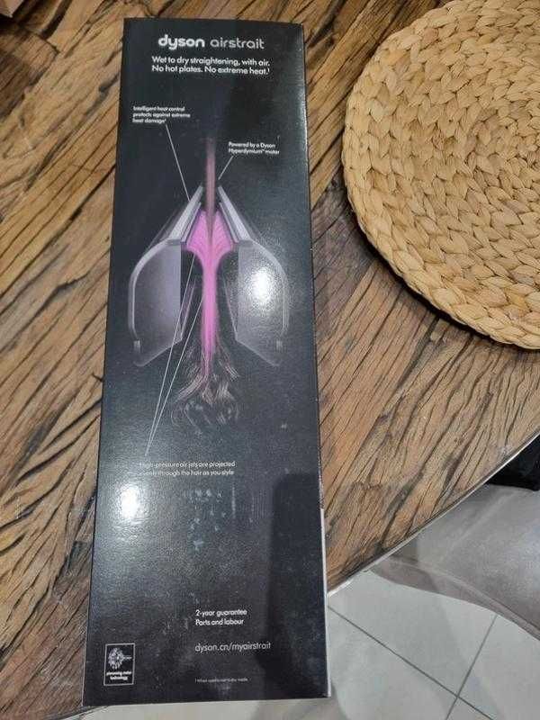 Nowa, nieużywanaprostownica do włosów dyson ht01