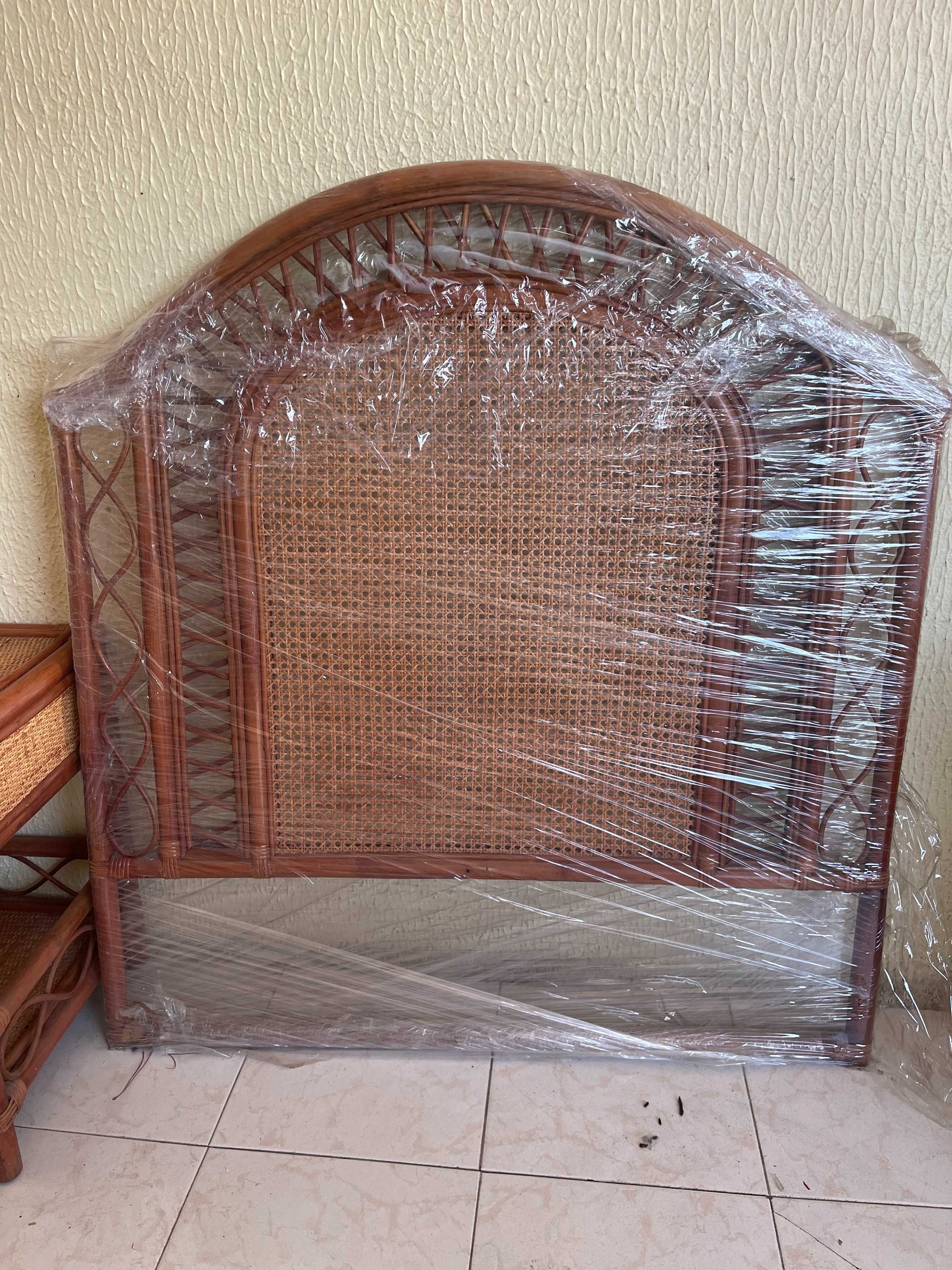 Conjunto de Quarto em Bambu e Palhinha – Completo e Elegante