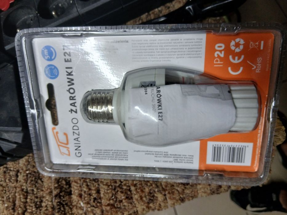 Oprawka z czujka ruchu