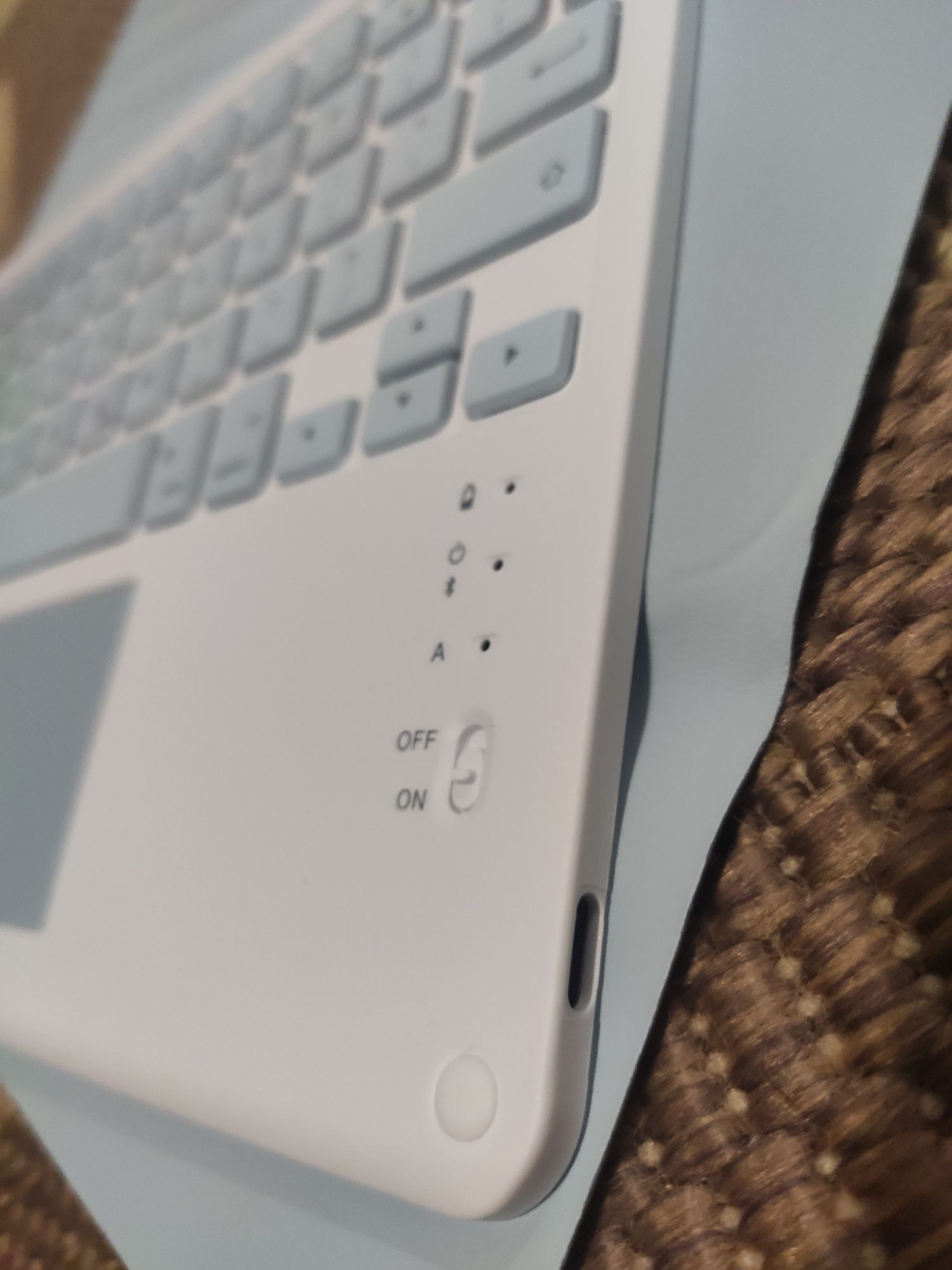 Чохол-клавіатура Apple для iPad Pro 12.9