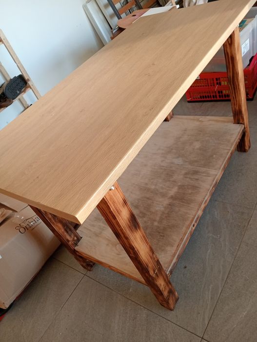 0: Mesa em madeira (excelente estado)