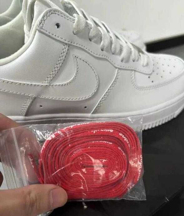 Nike Air Force 1 Low Supreme White 40