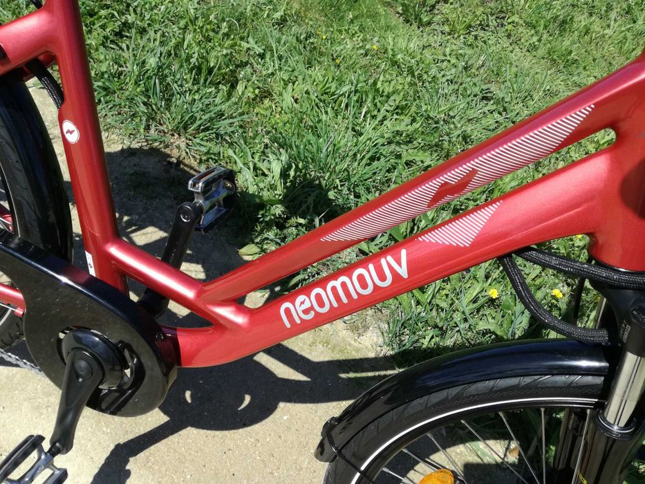Bicicleta elétrica Neomouv Carlina, roda 26, autonomia 70km, de 2021