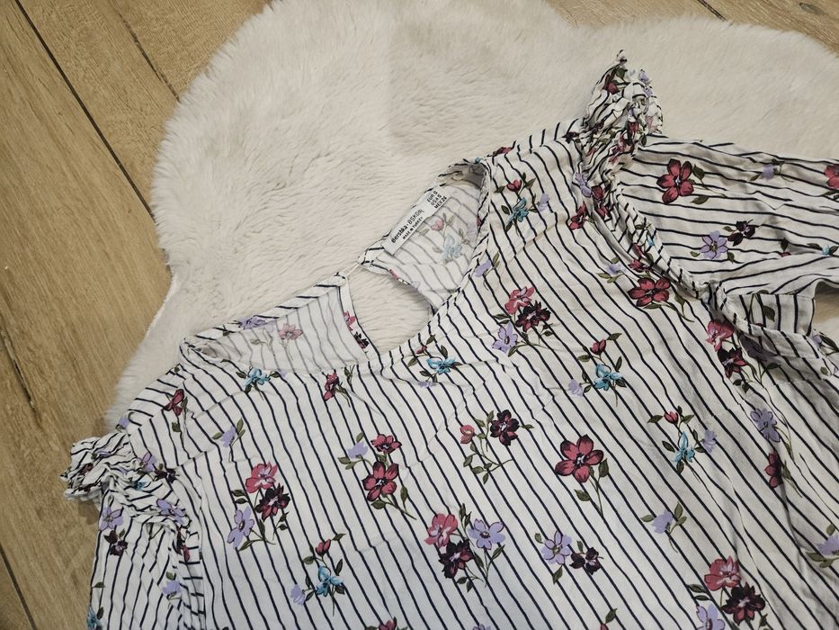 Bluzka w kwiaty bershka tanio paski falbany guziczek s