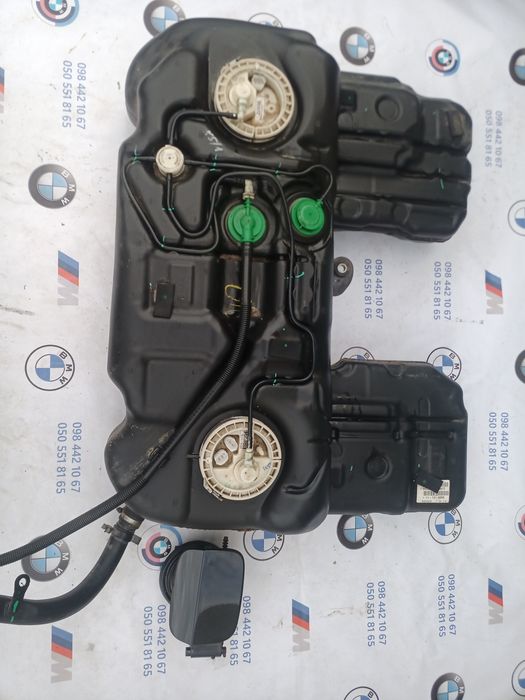 Топливный насос в бак BMW X5 E70 E71 паливний горловина лючок кришка