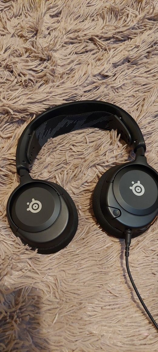 Słuchawki  gemingowe  Steelseries  arctis nova1