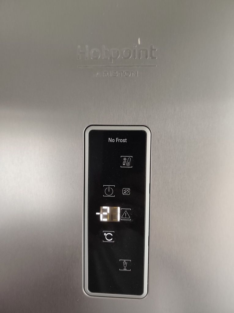 Congelador vertical Hotpoint