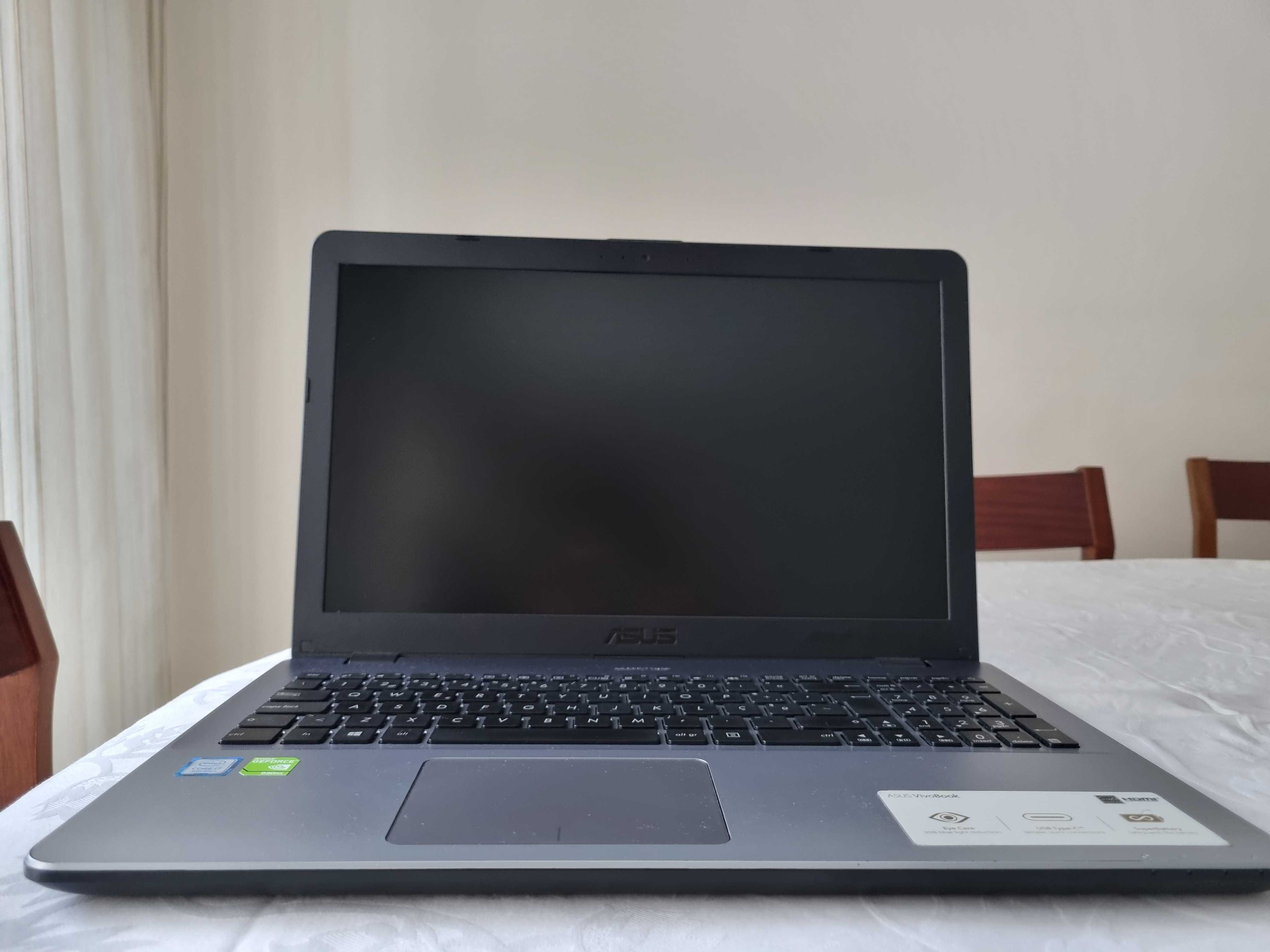 Portátil Asus vivobook A542U