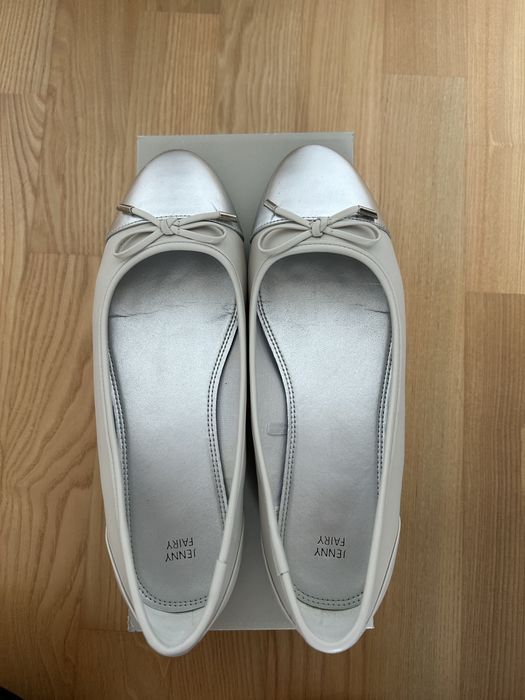 Biało-srebrne ballerinki od Jenny Fairy
