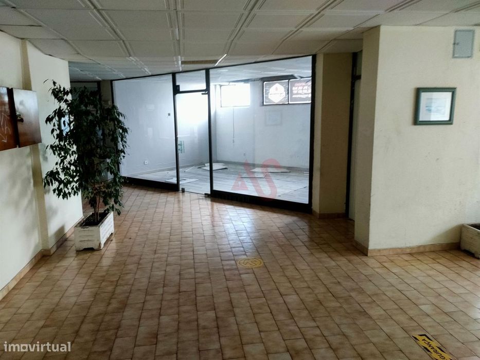 Loja de 35 m² no Edifício Varandas do Mar em Albufeira