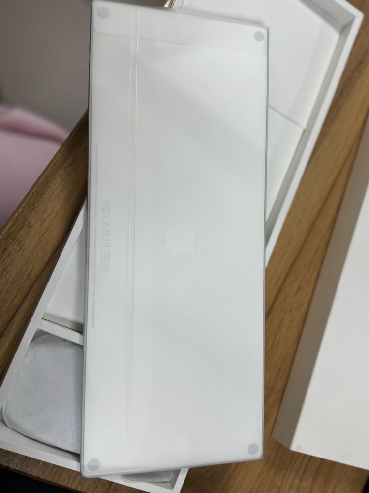 Apple Magic Keyboard and Mouse A1657