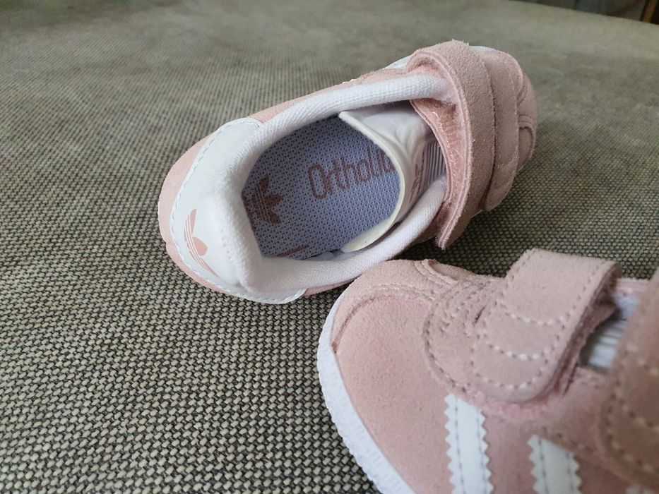 Tênis adidas menina Novos