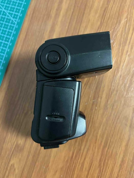 Lampa błyskowa Sony HVL-F42AM + Adapter na nowe body (Gratis!)