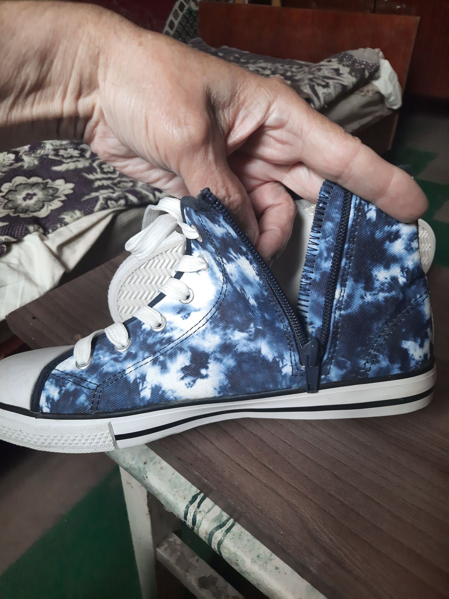 Кеды Ollstars 39.(25см.)б/у, Dunnes38р.(24.5см) новые.