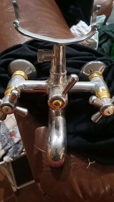 Misturadora banheira sem comentários agora quem conhece sabe