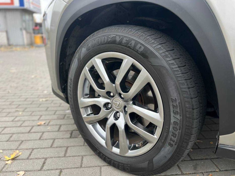 Lexus NX 2015 2,0 бензин