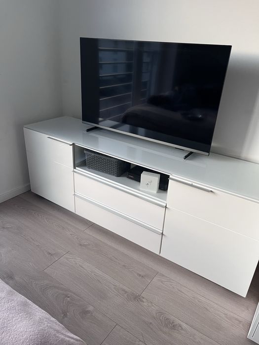 Szafka rtv duza z szyba