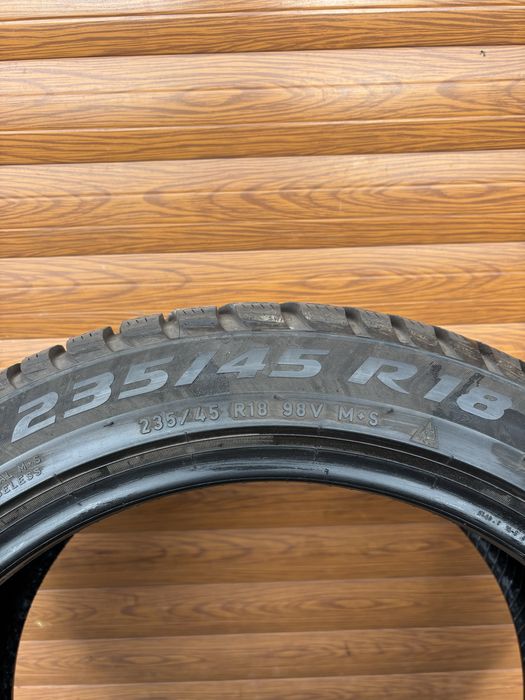 235/45/18 Pirelli 2 opony zimowe 2021r