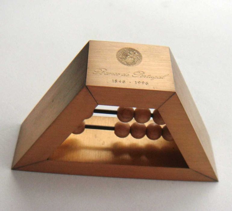 Escultura de Bronze Ábaco 150 Anos do Banco de Portugal em Estojo