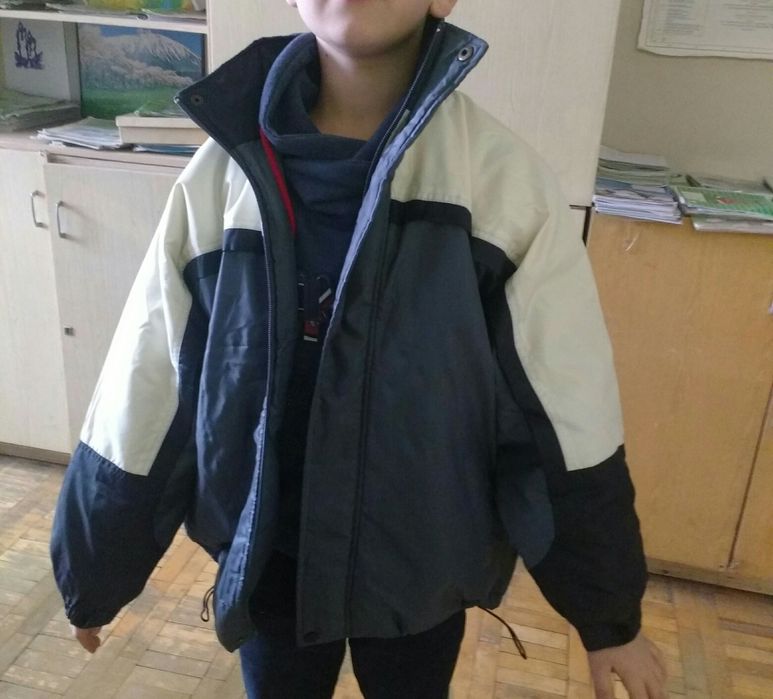 Демисезонная куртка на мальчика рост 146-152