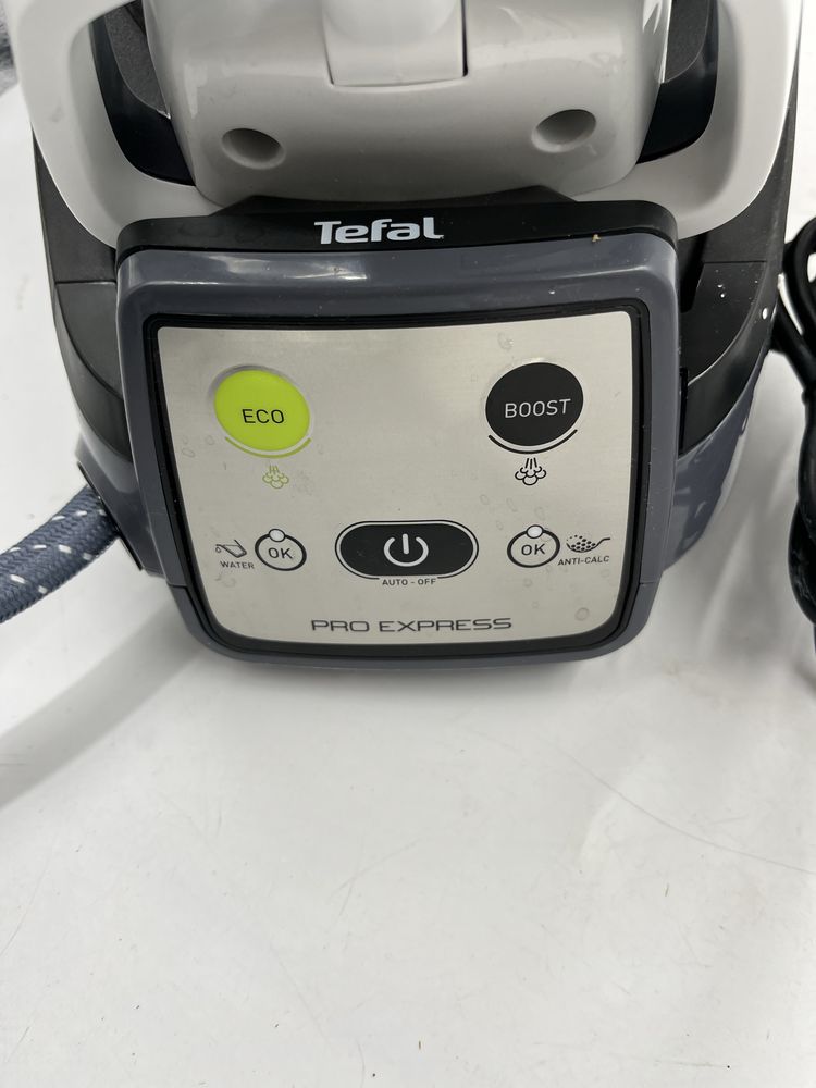 Tefal żelazko ze stacja parową GV7832