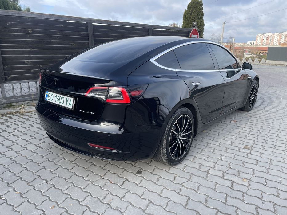 Тесла  модел 3 Продам…