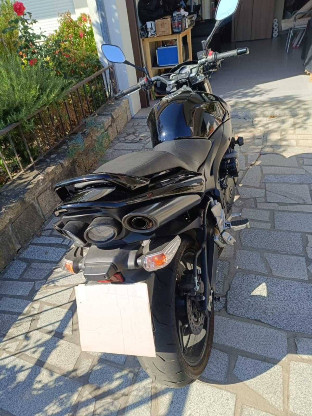 Suzuki GSR 600  em estado soberbo