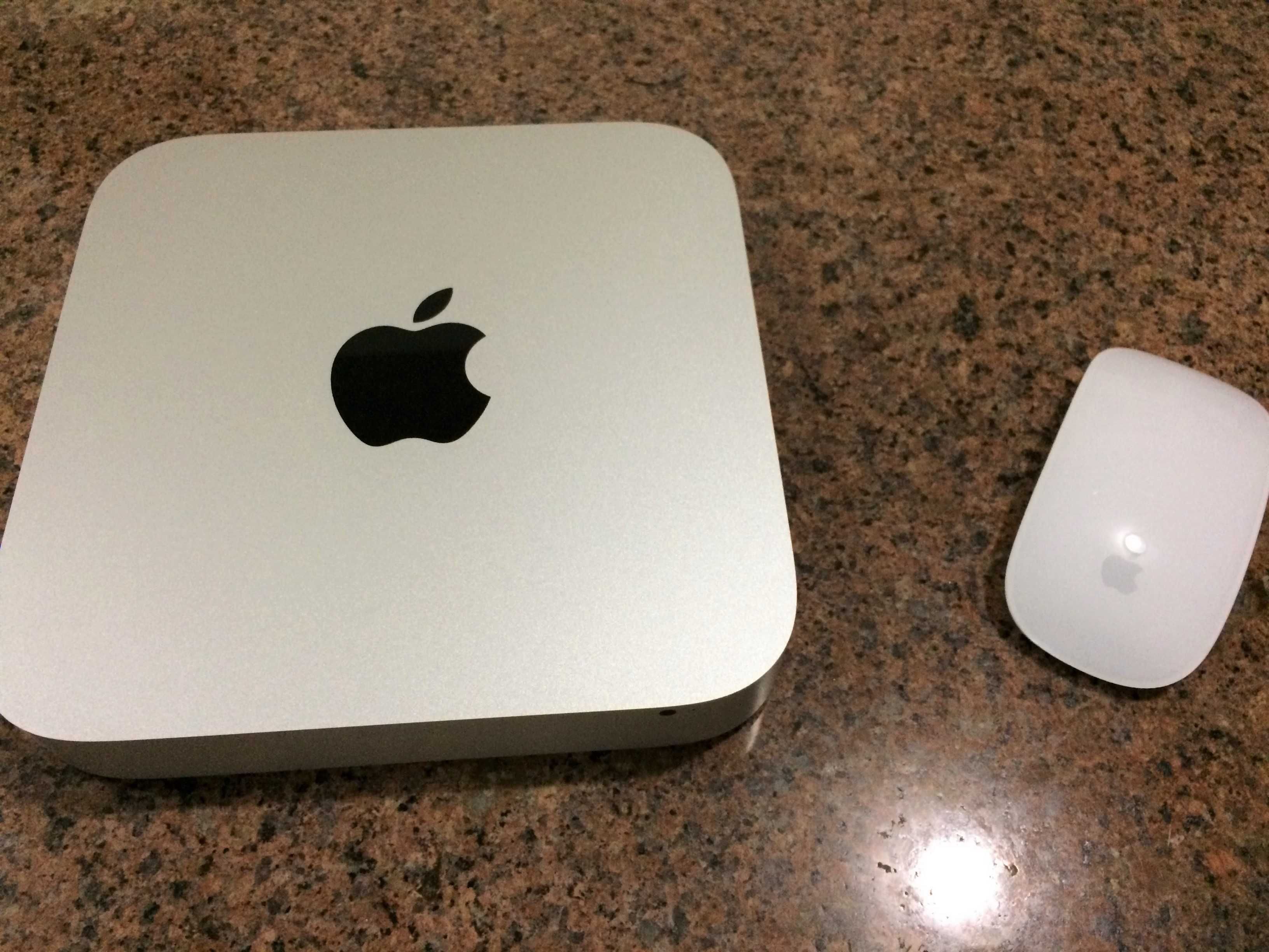 Mac mini (Late 2014) i5 2.8GHz 8GB ram 1TB Fusion Drive Mouse Keyboard