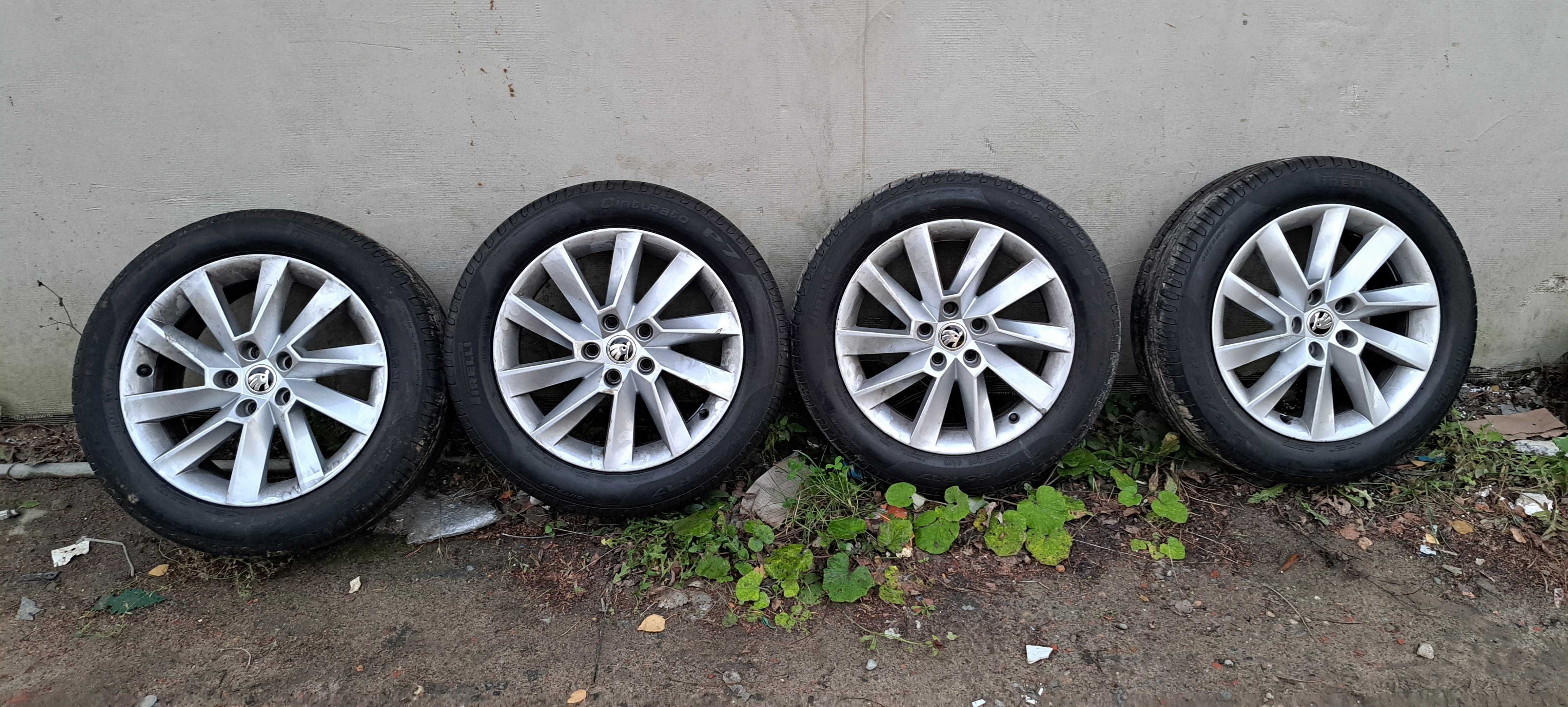 4x koła ALUMINIOWE 17 CALI z oponami zimowymi 215/55R17 SKODA ET40