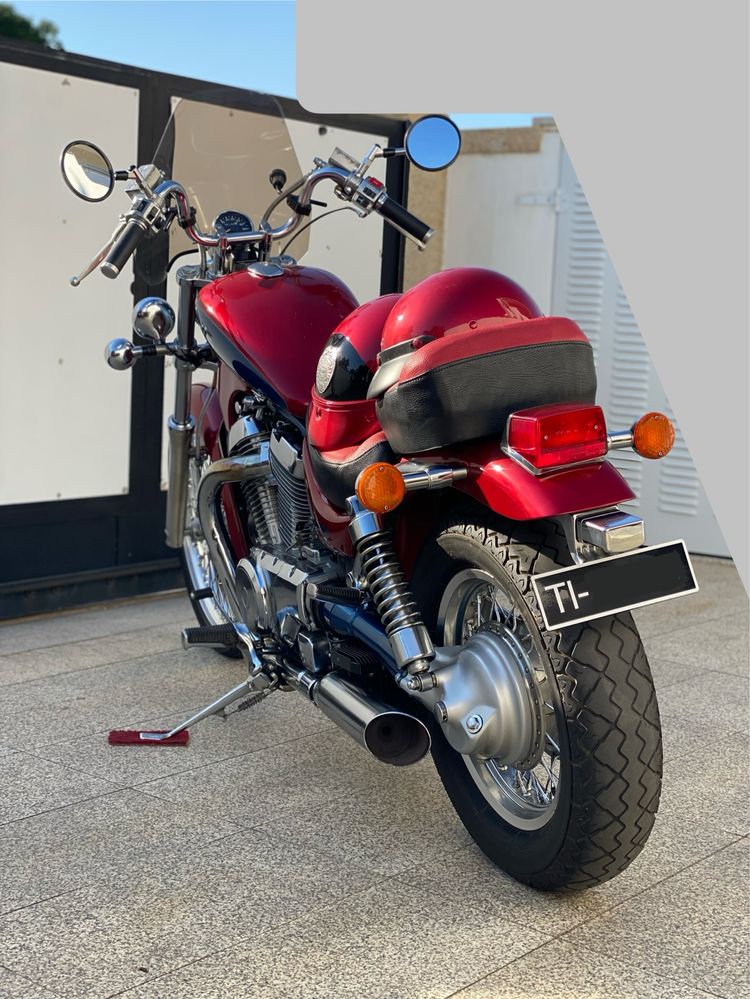 Suzuki Intruder VS750
