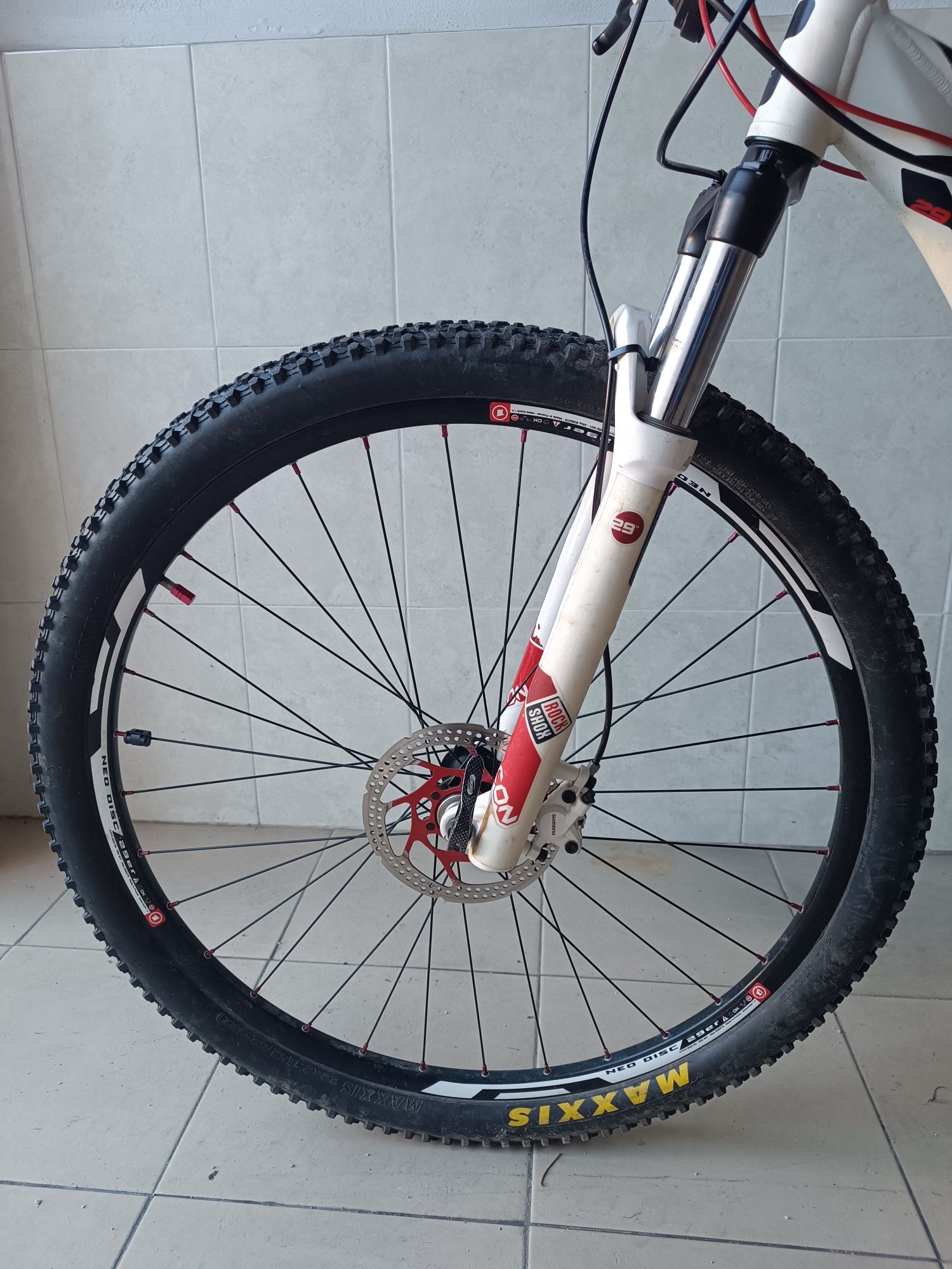 Bicicleta BTT Cube roda 29