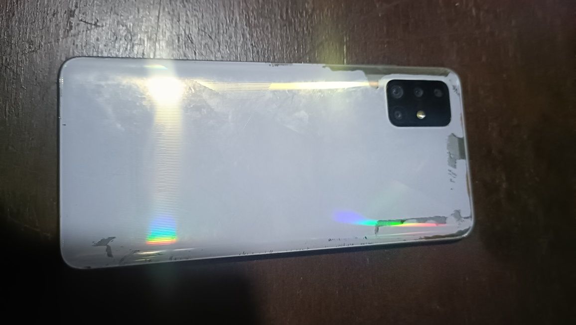 4 Celulares com defeitos