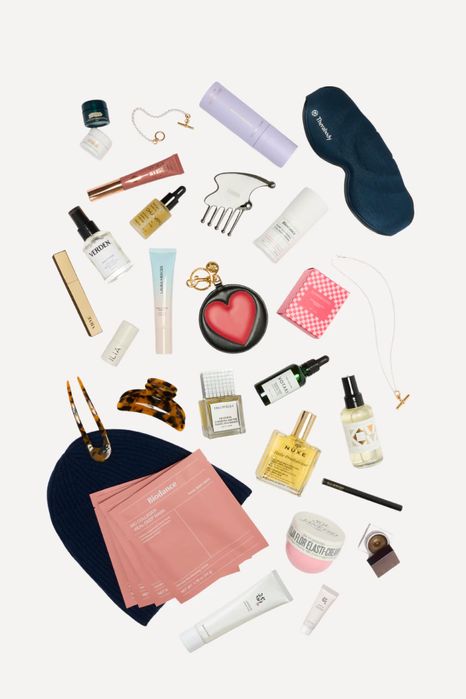 Адвент календар від VOGUE 2025 з наповненням на 80 000 грн